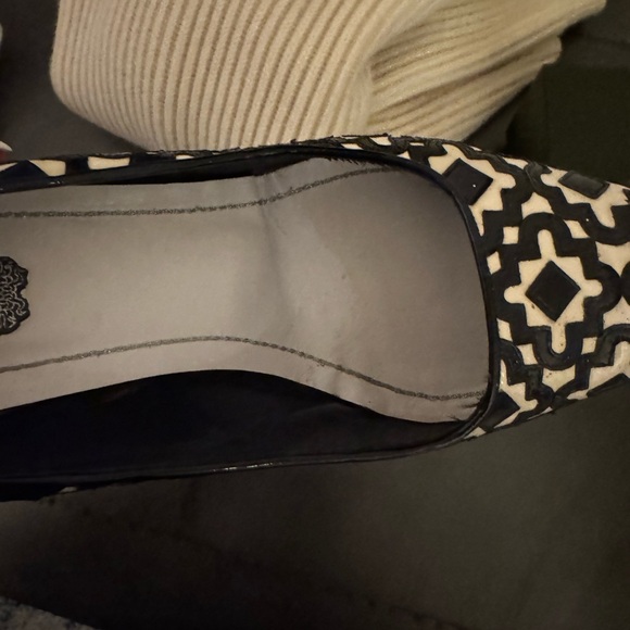 Rene Caovilla White and Black Geometric Print Pumps 40 - Picture 10 of 10